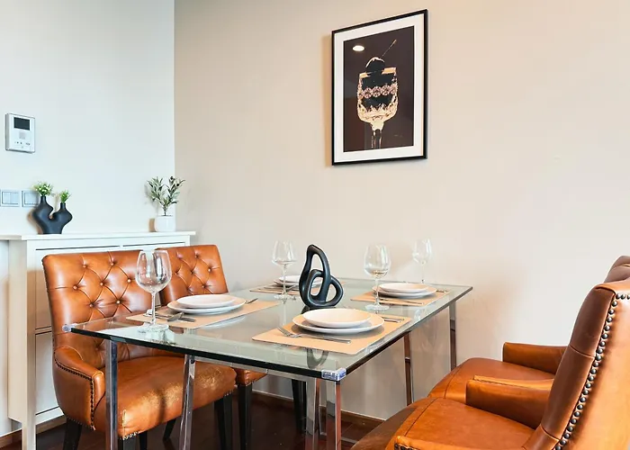 Near Bts - High Floor - Pool And Gym - Sontana Apartamento
