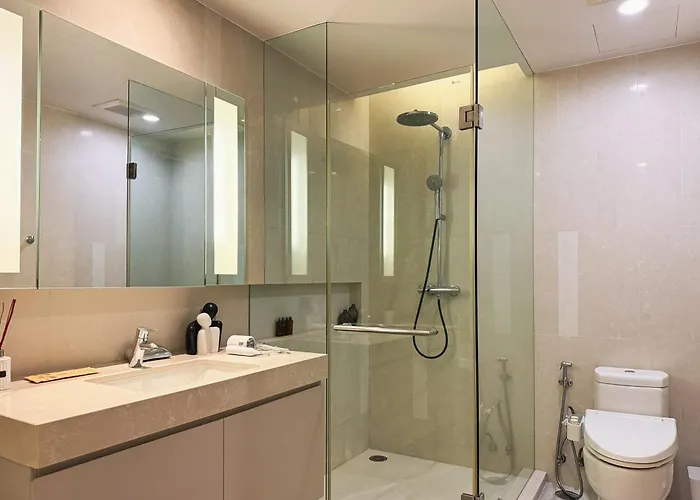 Near Bts - High Floor - Pool And Gym - Sontana Apartamento *