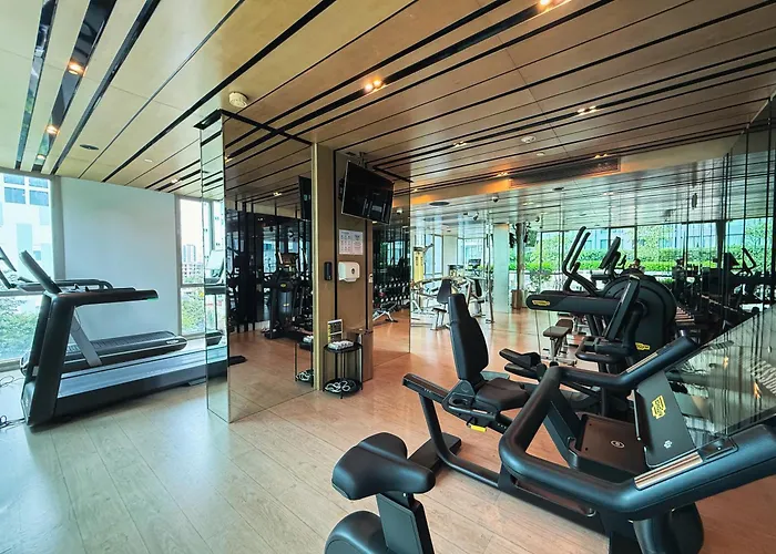 Near Bts - High Floor - Pool And Gym - Sontana