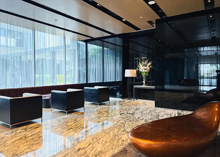 Near Bts - High Floor - Pool And Gym - Sontana *