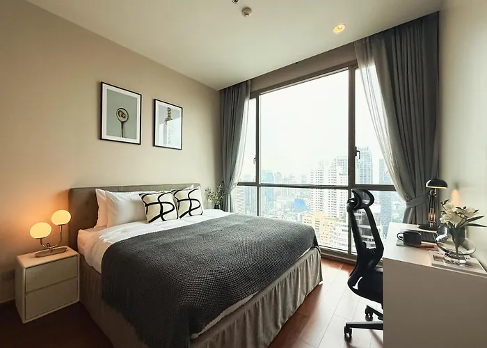 Near Bts - High Floor - Pool And Gym - Sontana Apartment